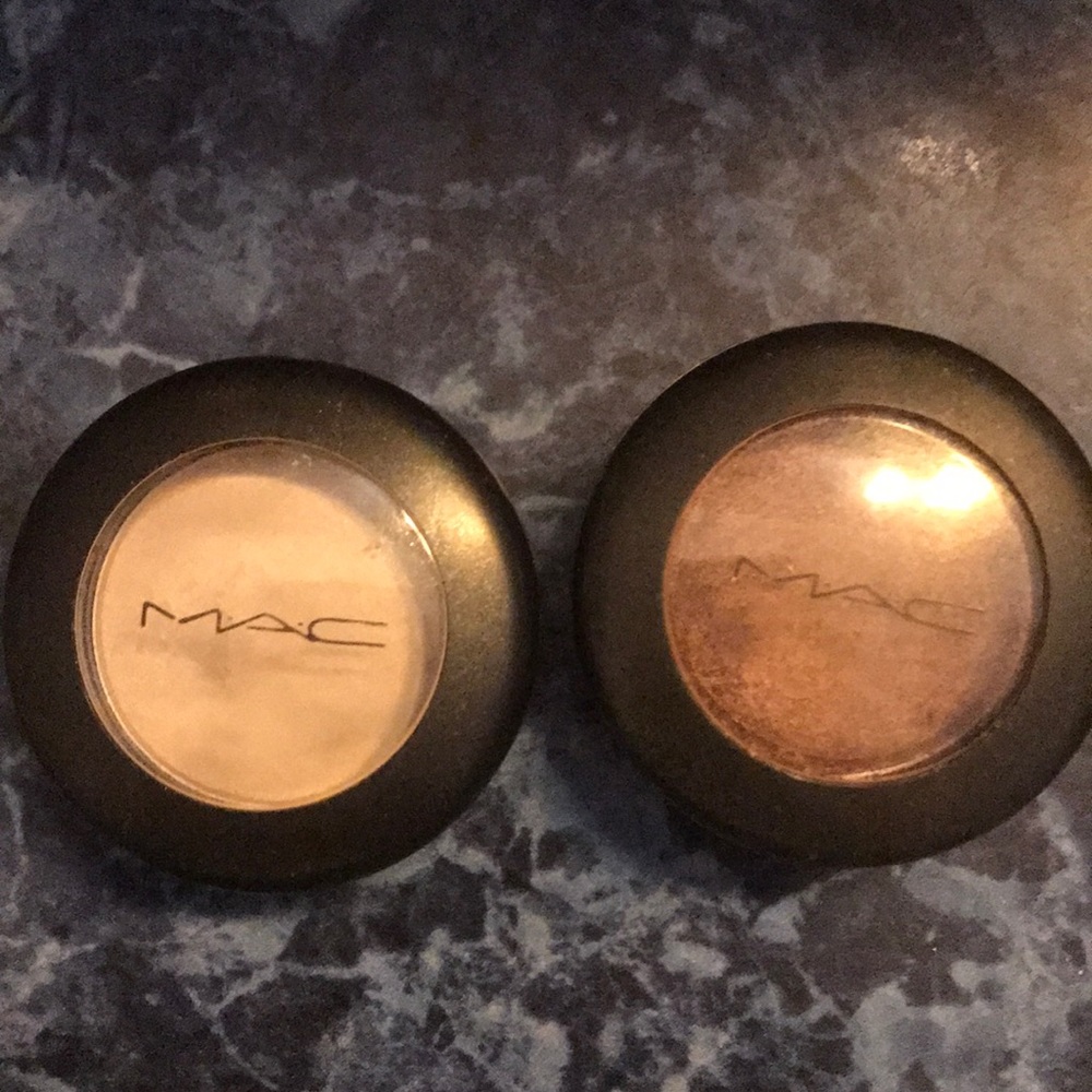 ***RESERVED*** 2 MAC eyeshadows @honeysmommy